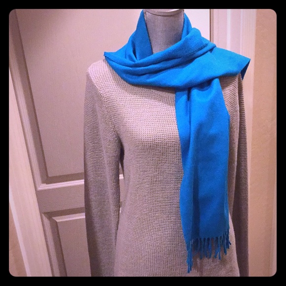 Vintage Blue Scarf - Picture 4 of 7